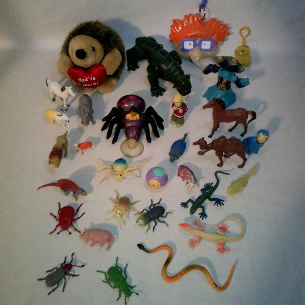 Toys, Plushy, Wind-Up and Misc: Bundle (30). Colorful Items for a Road Trip